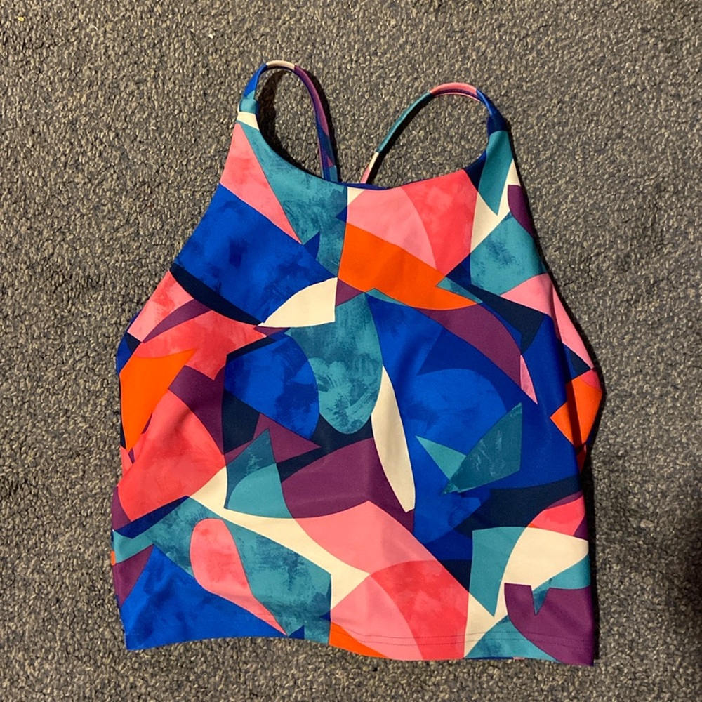Old Navy athletic top. Size small.